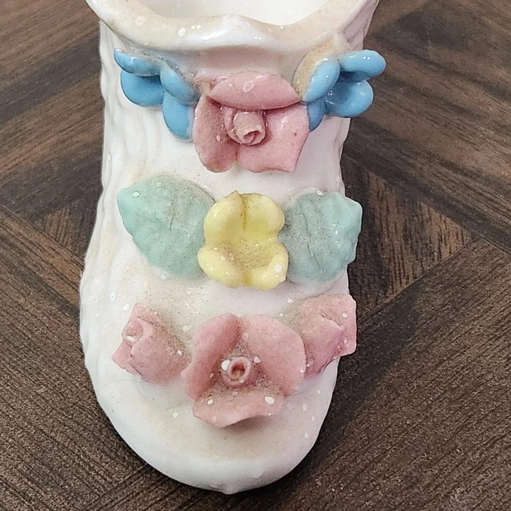 Vintage Collectible Porcelain white‎ floral shoe Mini